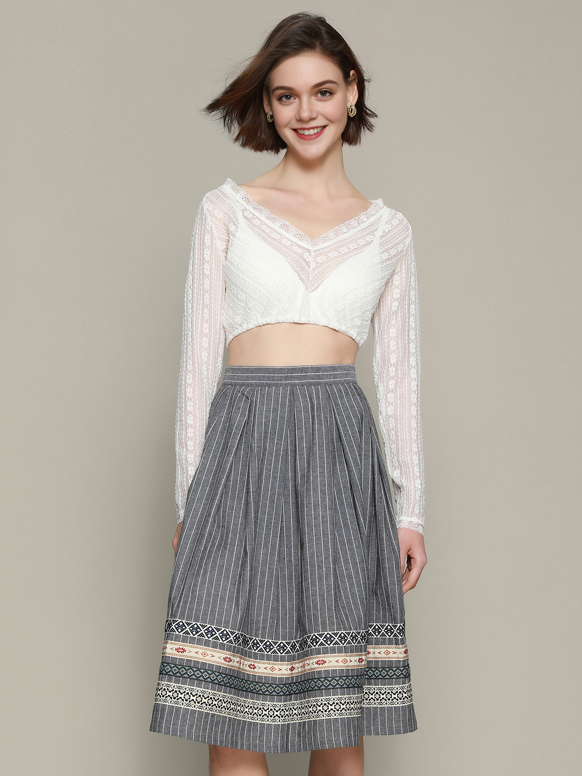 Dirndlbluse in Grau