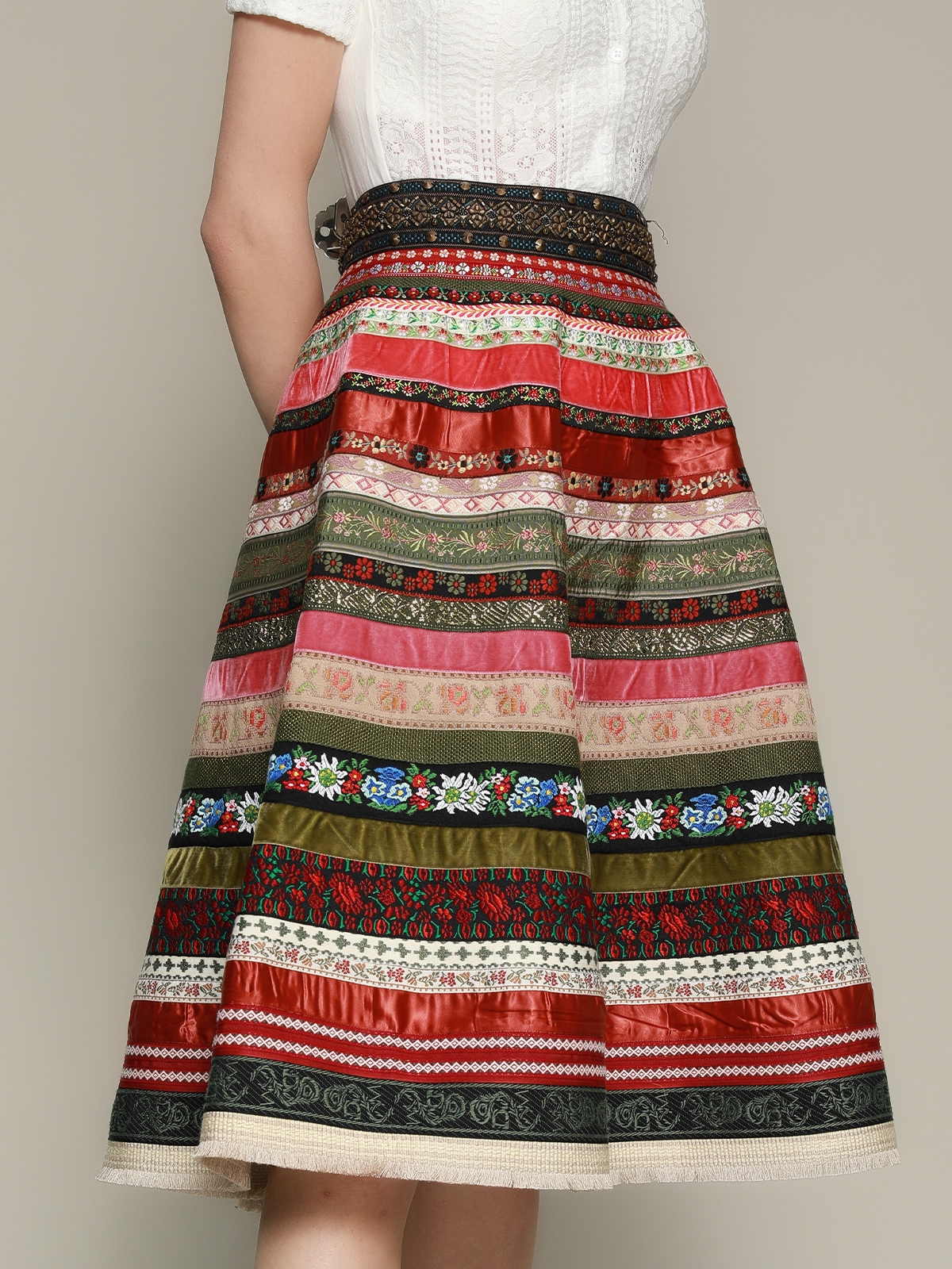 Dirndl in Rot – ein absoluter Hingucker