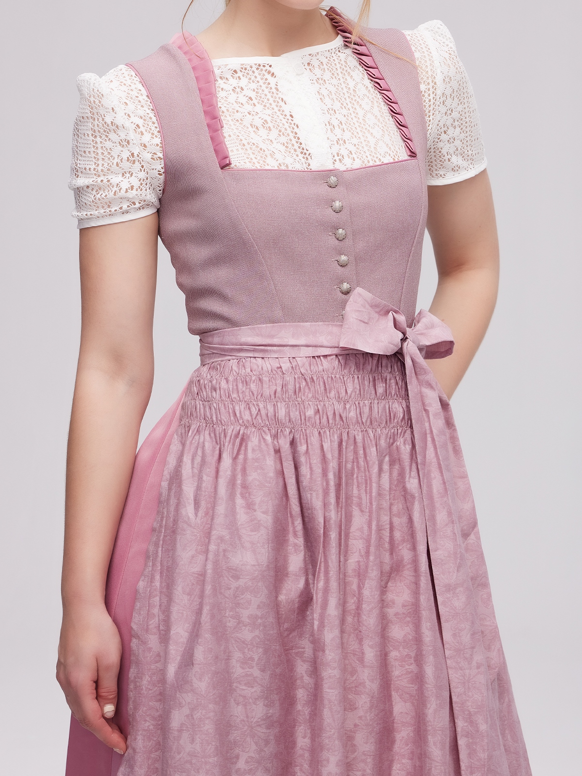 Dirndl in Lila – stilvoll und günstig