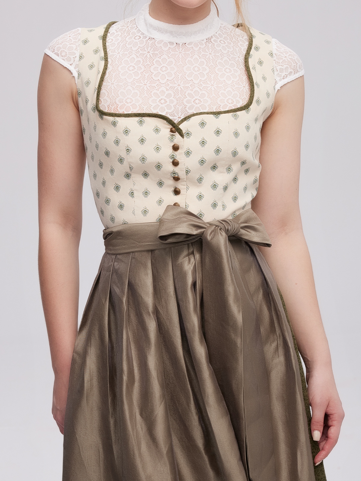 Modernes Dirndl in Gelb