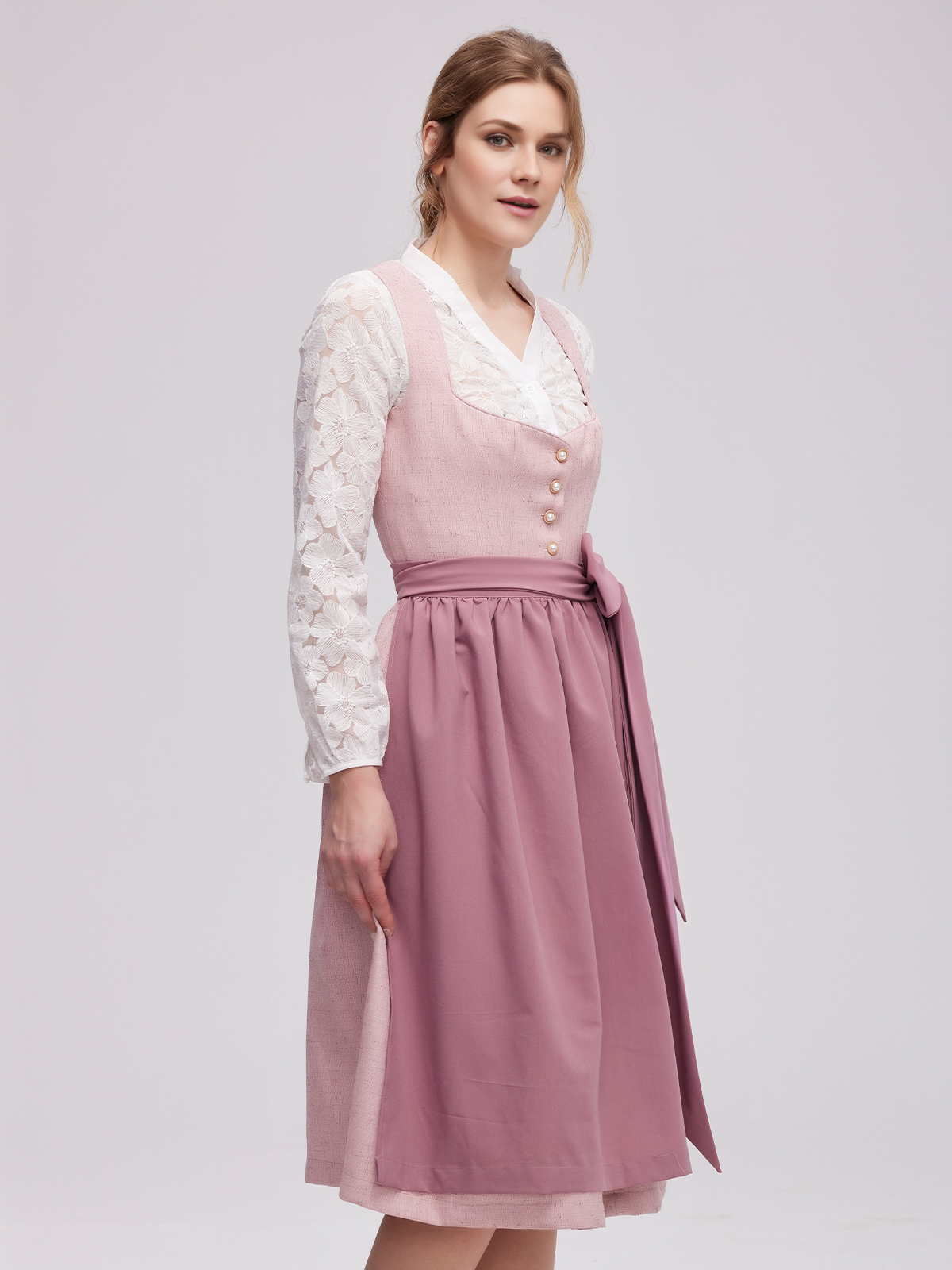 Modernes Dirndl in Rosa