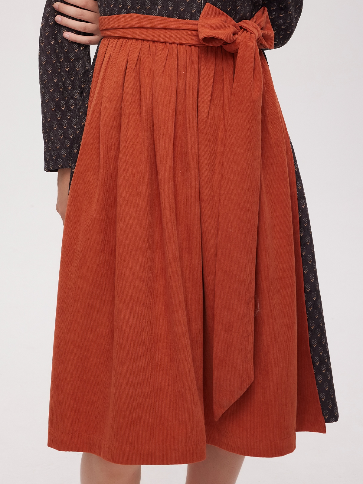 Dirndl Rock in Schwarz – zeitlos elegant