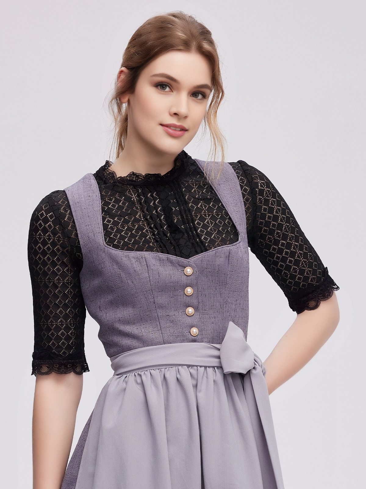 Modernes graues Dirndl mit schlanker Silhouette