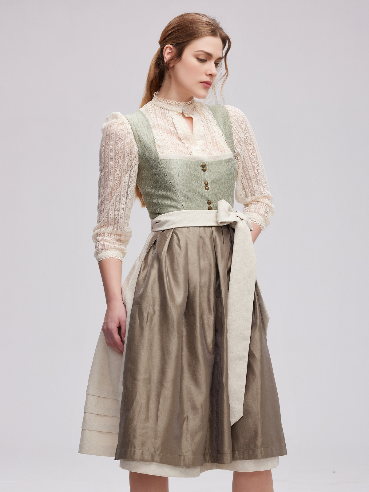Dirndl in Grün – stilvoll & modern