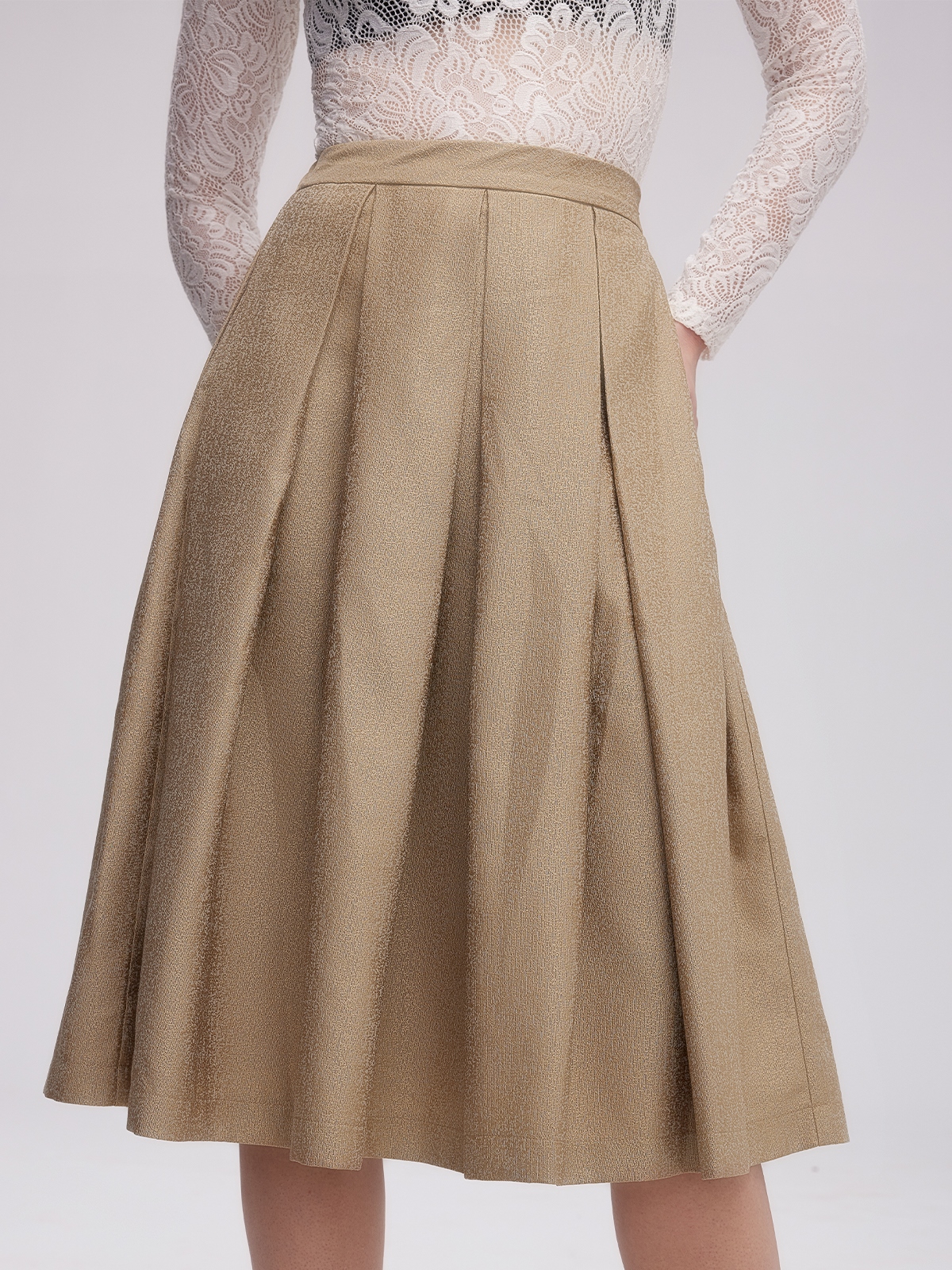Dirndl in modernen Farben