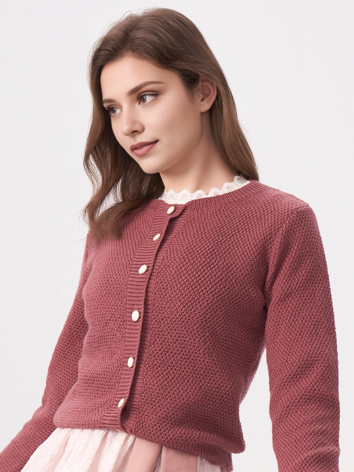 Ein elegantes Dirndl in samtigem Rot, perfekt für festliche Anlässe