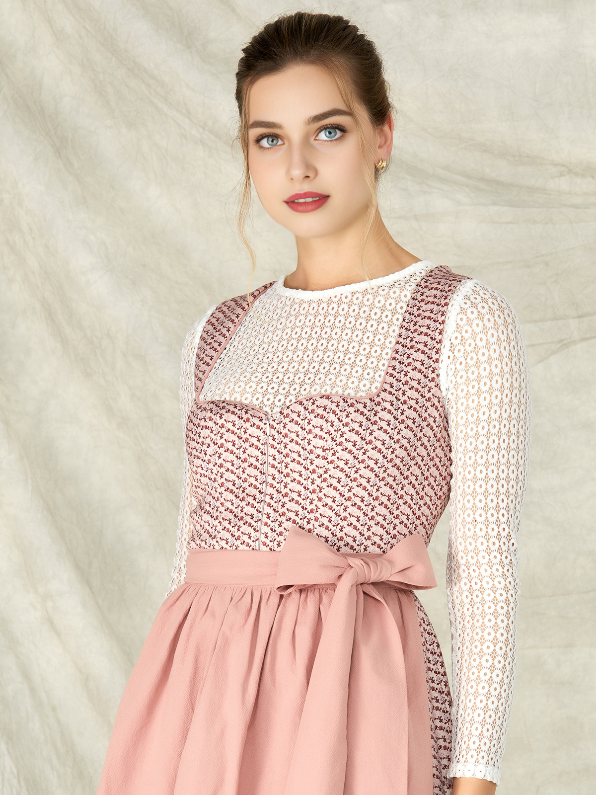 Elegantes rosa Dirndl von Ehreer