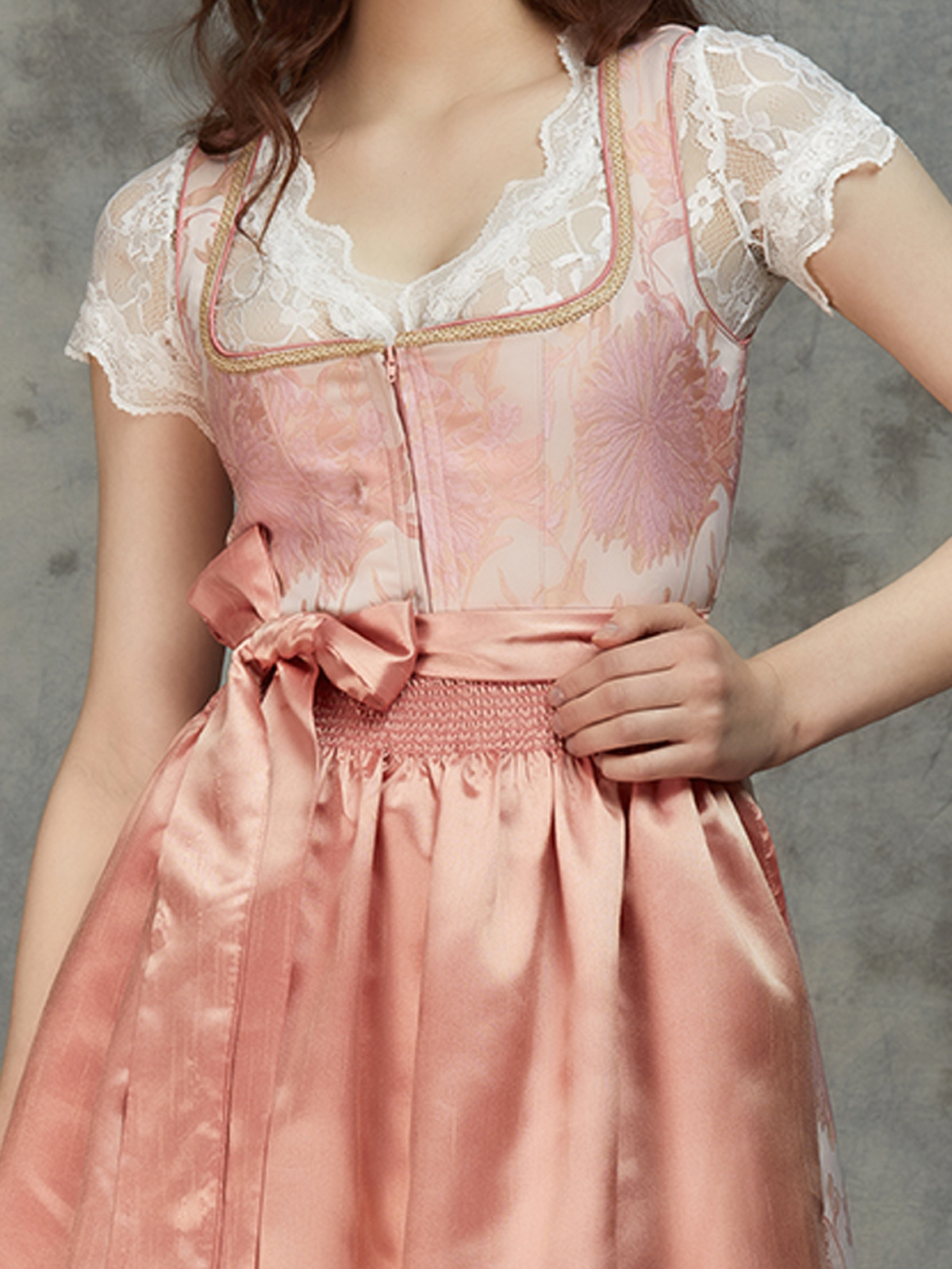 Elegantes rosa Dirndl von Jamei