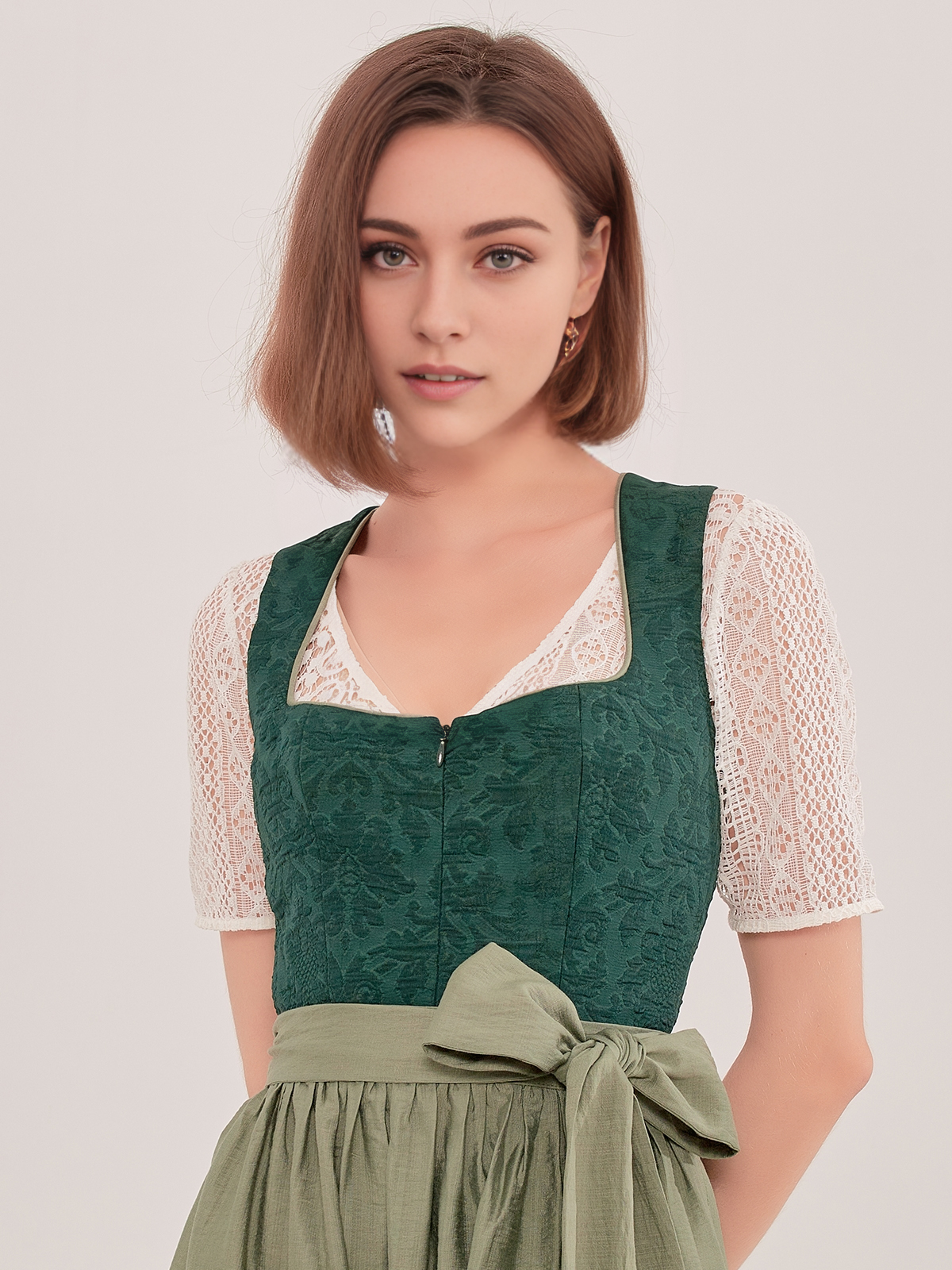 Elegantes Ja Mei Dirndl in Grün
