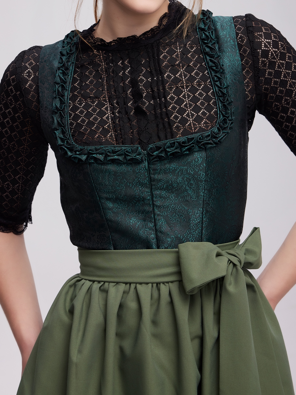 Dirndl kurz in Grün – stilvoll und günstig