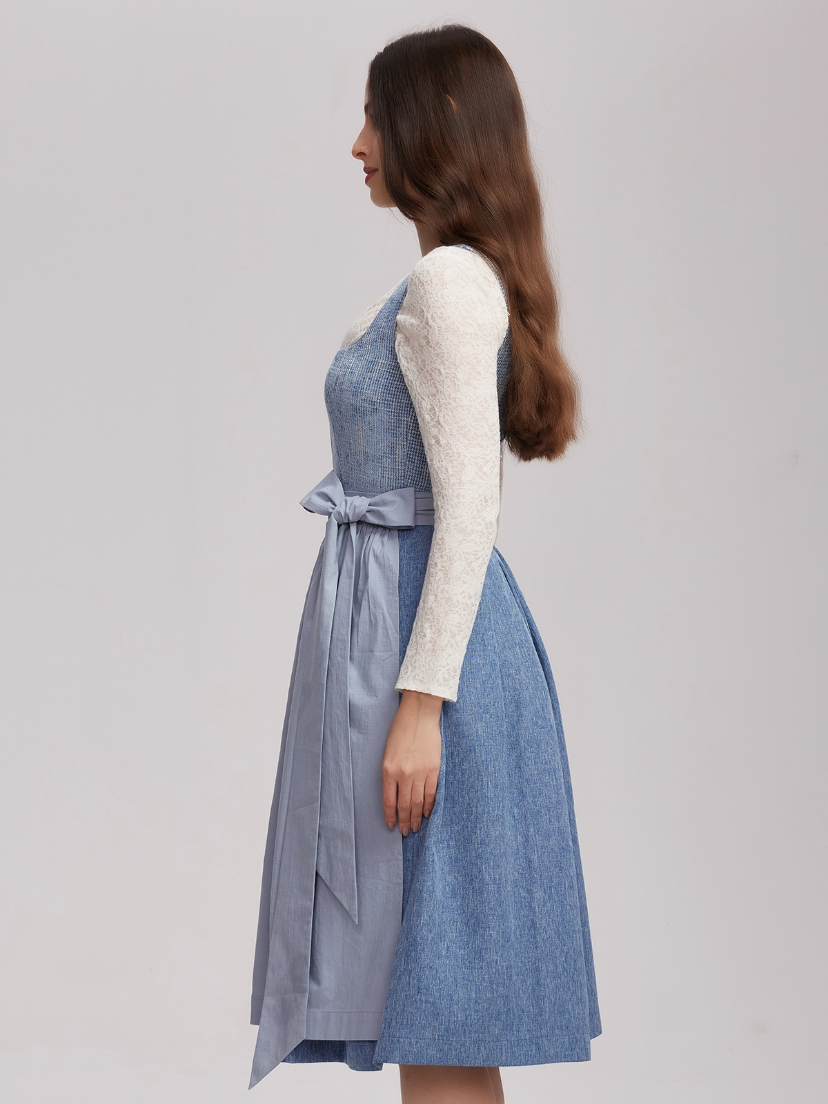 Dirndl in Braun und Beige