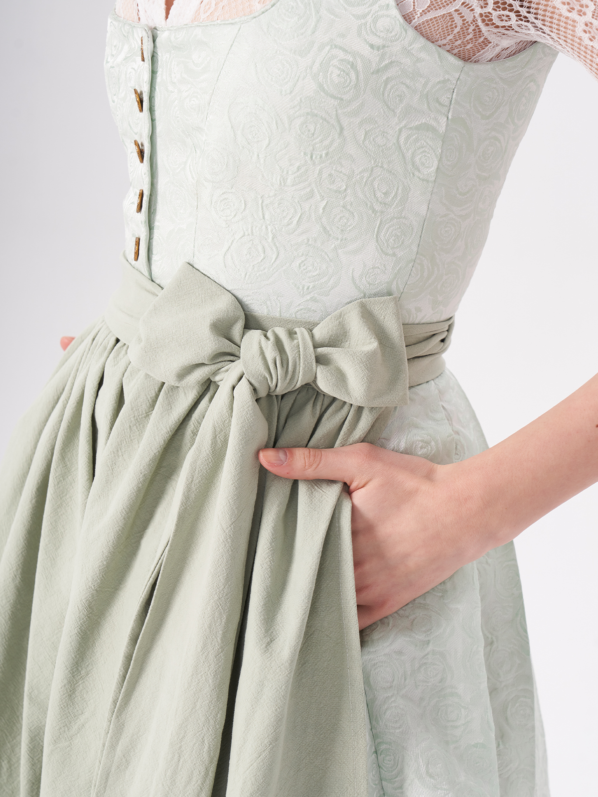 Ehreer Dirndl in Grün – Eleganz und Tradition vereint