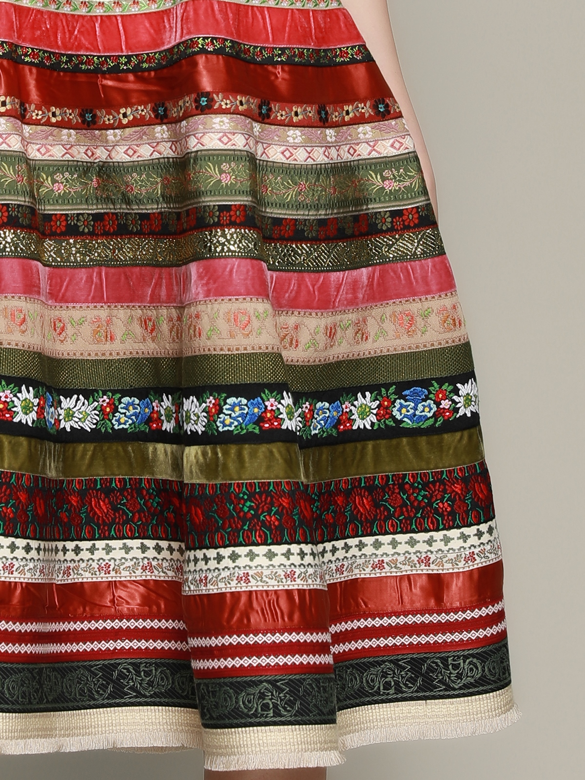 Langärmelige Dirndlbluse in Rot