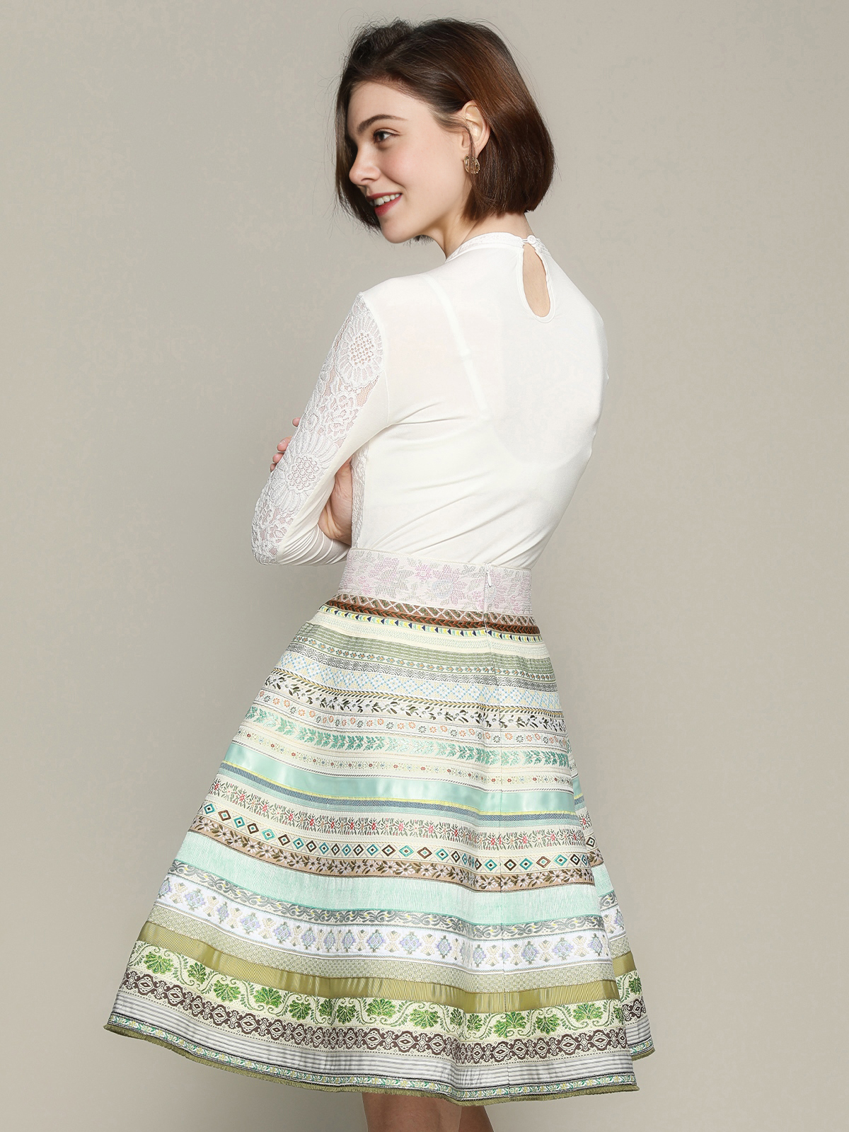 Dirndlbluse langarm transparent in Grün