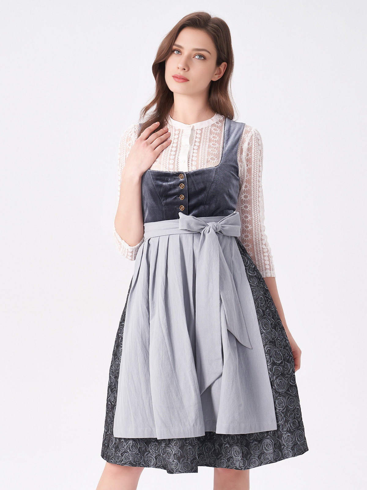 Modernes blaues Dirndl mit floralen Details