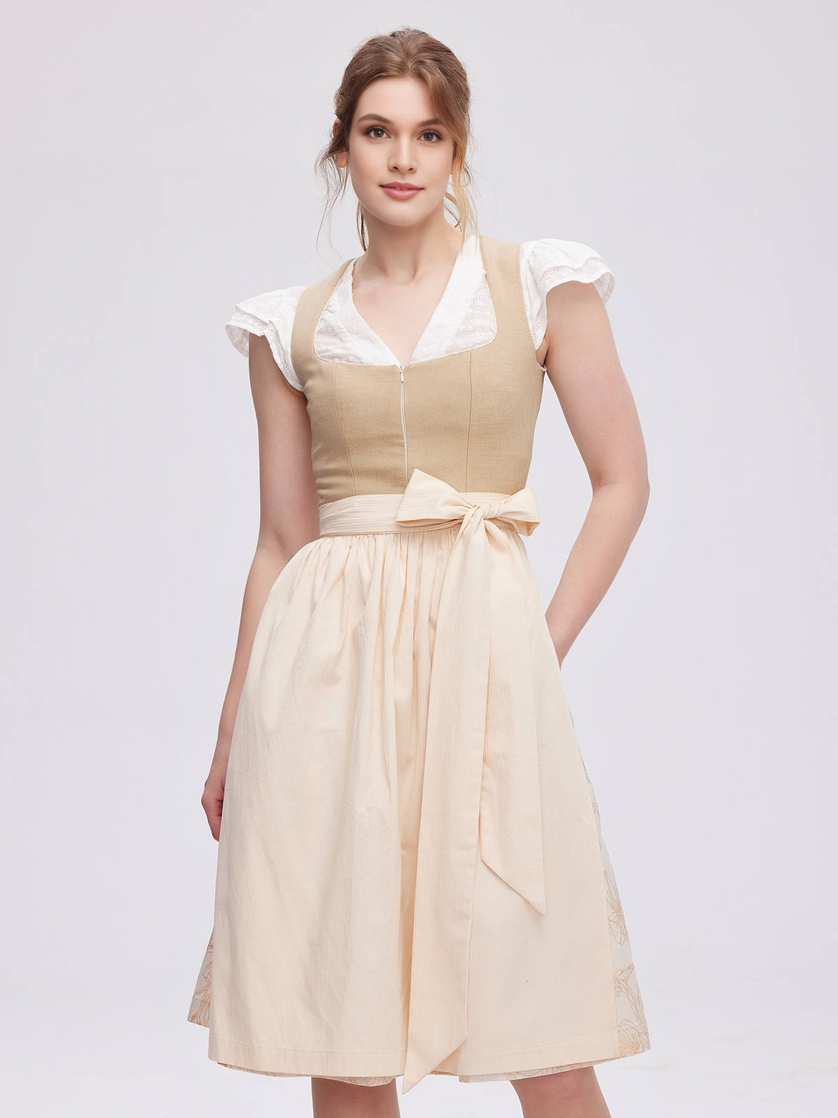 Dirndl in Braun – perfekt für Herbstfeste